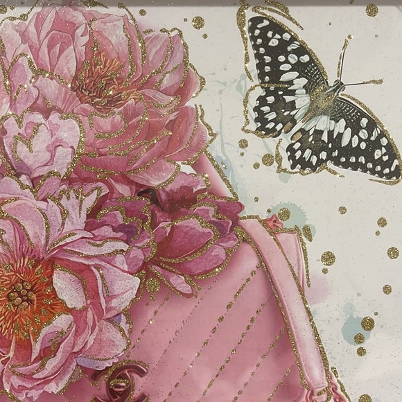 Designer inspired wall decor - with a beautiful center piece π - Picture 9 of 9